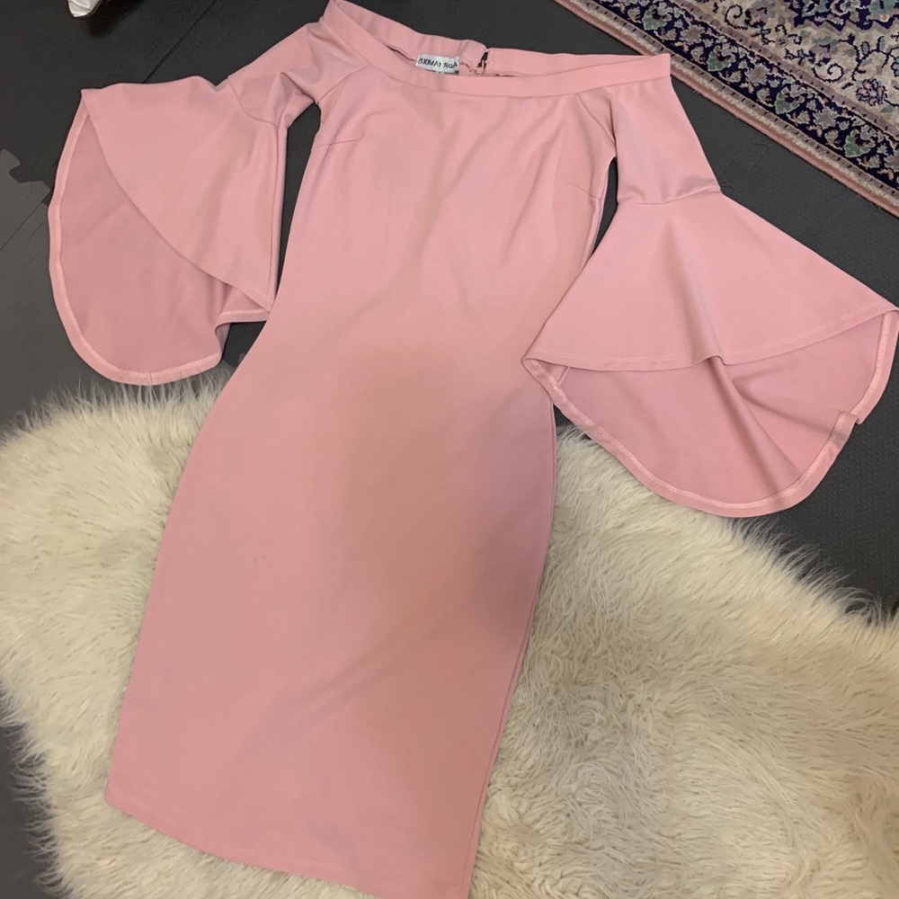 Bell sleeved dress